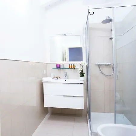 No 4-sleeps 10 By Italian * 살라코마시나