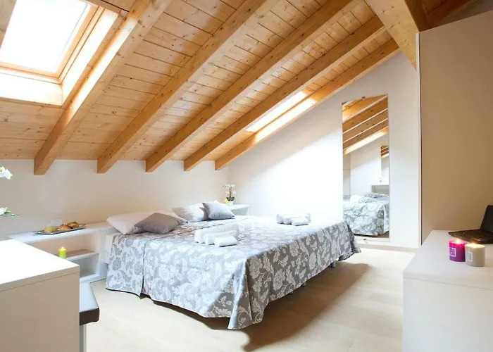 No 4-sleeps 10 By Italian Apartamento Sala Comacina