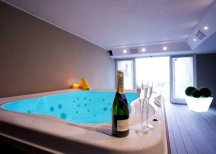 No 4-sleeps 10 By Italian Apartamento Sala Comacina