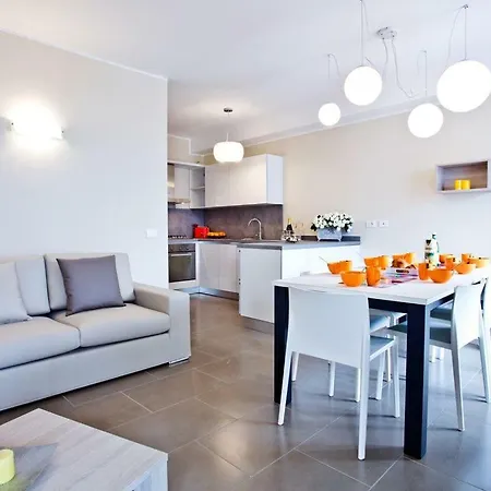 No 4-sleeps 10 By Italian Lejlighed *